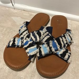 Size 9 Toms Sandals